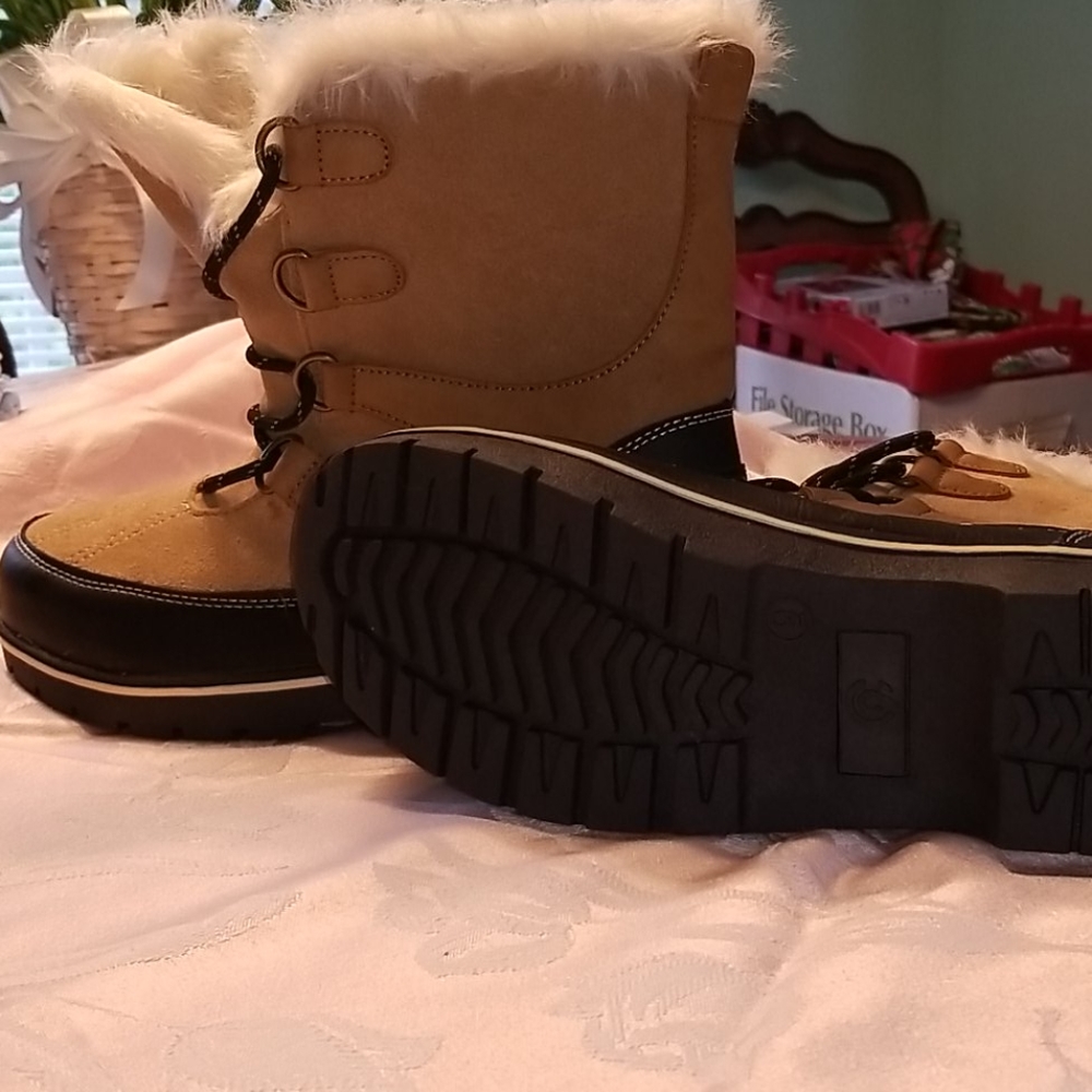 Boots - Picture 2 of 3